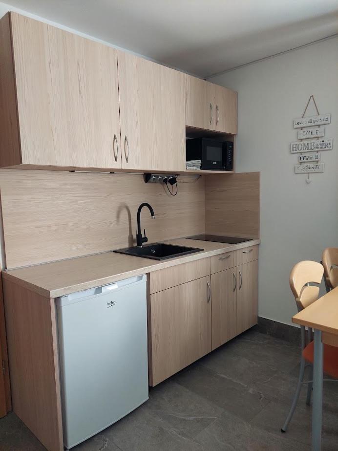 צרקליה נה גורניסקם Studio Apartma Zirovnik מראה חיצוני תמונה