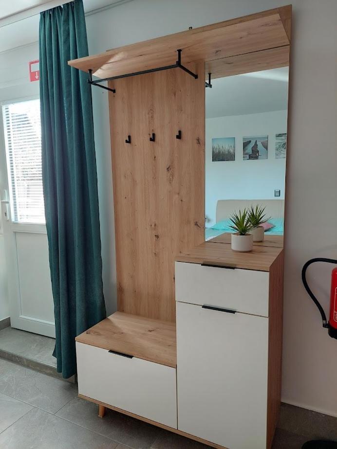 צרקליה נה גורניסקם Studio Apartma Zirovnik מראה חיצוני תמונה