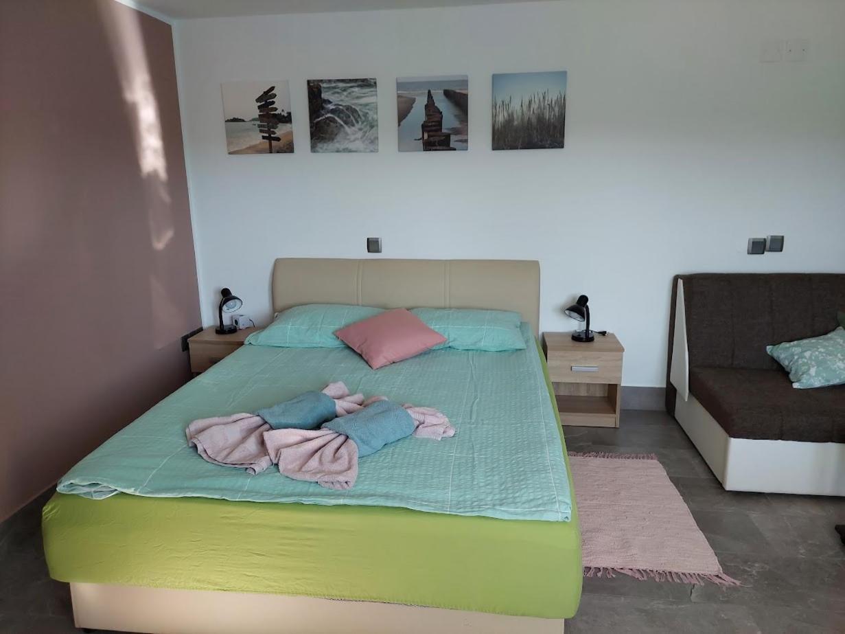צרקליה נה גורניסקם Studio Apartma Zirovnik מראה חיצוני תמונה